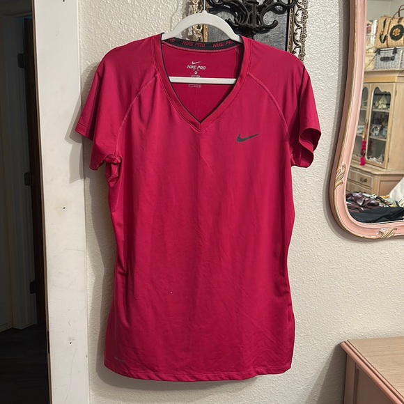 Nike Pro Hot pink Dri-Fit workout top - Picture 1 of 3